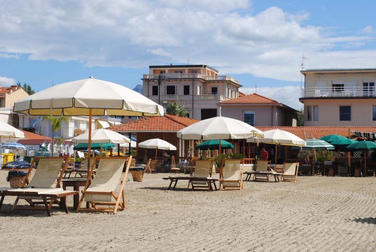 Villa Tina Viareggio Esterno foto